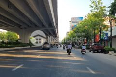 Hiếm mặt phố phạm văn đồng.kinh doanh. thang máy. vị trí uy quyền.vỉ hè đá bóng