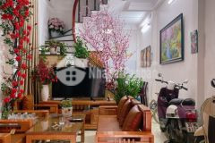 Bán nhà hoàng hoa thám, ngõ thông, 40m2, 4 tầng giá chỉ 3.6 tỷ.