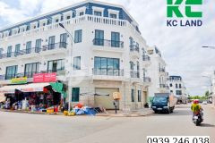 Nhà 1 trệt 3 lầu hoàn thiện ngoài thô bên trong