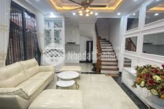 Bán nhà đẹp lô góc 5 tầng 36m2 phố cự lộc, thanh xuân giá 5,5 tỷ. lh 0912442669