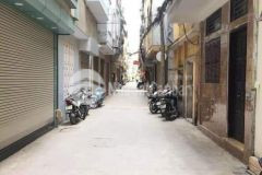 Nhà mới xây tại cầu giấy cần tiền bán ngay,gần ô tô,giá chỉ 4 tỷ.