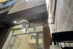 Bán nhà ngay ngã tư sở, 30m2, 3 tầng, lô góc, giá 2,5 tỷ.