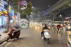 Chỉ 7,3 tỉ x20m2 đã có nhà 5 tầng mặt phố cầu giấy, kinh doanh đỉnh cao