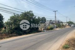 Bán đất sau lưng ủy ban giá 4xxtr sẵn thổ cư mặt tiền nhựa