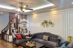 Trân cung 40m2 5 tâng 4 mt nhinh 4 ty ngo rông thoang mat