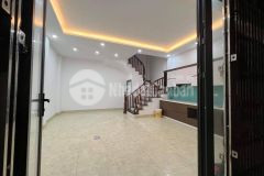 Chủ nhà phá sản bán gấp nhà phố đội cấn ba đình 40m2 5 tầng xây mới full nội thất nhỉnh 4 tỷ.