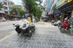 Bán nhà mặt phố trần quốc hoàn vị trí siêu đẹp giá 17,5 tỷ