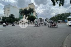 Bán nhà mặt tiền vàng q.tân phú,ngang 10m, góc 2 mặt tiền, vỉa hè 6m.