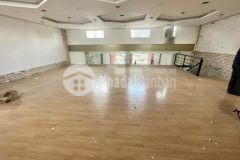 Nhà mặt tiền siêu đẹp phạm hùng, q8 cho thuê rẻ, với dt 10x30m, trệt 1 lửng, giá thuê 80 triệu