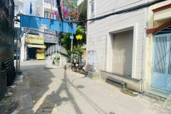 Nhà mới xây 2 năm hồ bá kiện dt70m2 giá 11 tỷ 4 tầng 6 ngủ ban công