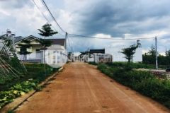 Ra hàng 5 nền f0 tại xã pong drang, chưa qua đầu tư diện tích trung bình 5x50 có 60m thổ cư sẵn.