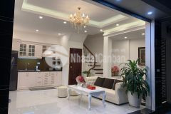 Bán nhà mặt phố phố lương sử c, quận đống đa