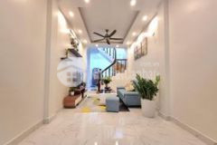 Bán nhà ô chợ dừa, gần phố, ba gác đua, 40mx5t, giá 3.5 tỷ.