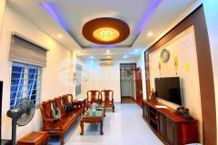 Nhà đẹp ở ngay trung tâm cầu giấy 60m2 x 5t 2 thoáng kd đỉnh ở sướng 6.7 tỷ