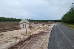 Đất sát thị trấn 400tr