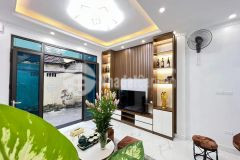 Nhà đẹp phố nguyễn chính ô tô đỗ cửa. 32m2 x 4t. gía 4.75 tỷ.