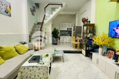 Bán nhà đồng đen, tân bình, 3.5m x 10m, 4 tầng đúc, giá 5.6 tỷ