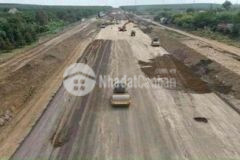 Đất mặt tiền 19m đang thi công sát becamex 15x67