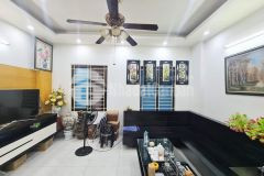 Bán nhà pháo đài láng. đống đa, dt35m x5t, mt 6m. giá 5,2 tỷ.