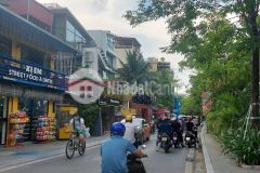 Cần bán nhà mặt phố đường trích sài 95m2 giá 45 tỷ.