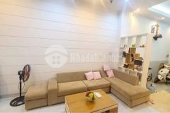 Nhà hẻm xe hơi ngay ngã 4 cao thắng nguyễn thị minh khai.