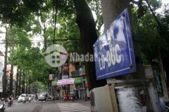 Mặt phố lò đúc nhà mới 80m2 thang máy mt 10 mét 19 tỷ 0944523668