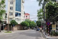 Nguyên hồng, vị trí siêu đỉnh, kinh doanhdt 80m2, 4 tầng, mt 7m, 26 tỷ