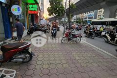 Mặt phố, vị trí đẹp, vỉa hè lớn, kinh doanh phố trường chinh, đống đa. 0911554873.