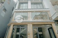 Kẹt tiền cần bán nhà 1 trệt 4 lầu shr 5ty50m2.trung tâm quận 12