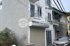 Nhà thiết kế 3 tầng diện tích 32m2, hướng đông bắc.