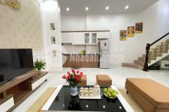 Hoàng quốc việt cầu giấy 28m2, 5 tầng, 1.6 tỷ ô tô 15m hoạt động sầm uất