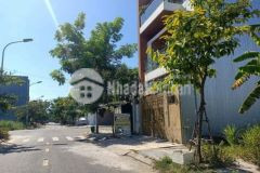 Đất hoà minh hướng đông sát hồ tùng mậu
