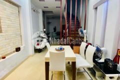 Bán nhà cầu giấy, dt 45m x5t, mt4m, giá 6,5 tỷ.