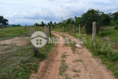 1 sào 2 htb có đường thể hiện trên sổ. khu vực canh tác hiện hữu. đường ô tô đi thẳng vào lô đất