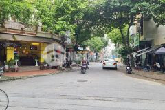 Tôi cần bán gấp mảnh đất vàng dương khuê 80m2,mặt tiền rộng, phân lô ô tô tránh, vỉa hè rộng, 21 tỷ