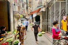 Bán gấp nhà ngã tư sở 82m2, mt 12m, lô góc, cách phố 40m giá 5 tỷ, thanh xuân. 0968672282