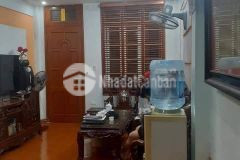 Cần bán nhà mặt ngõ cầu giấy gần 40m, 5 tầng, nhà đẹp gần phố, ô tô tránh. giá hơn 4 tỷ rưỡi