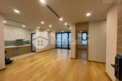 Chính chủ bán căn hộ toà a, dt 106m2, 2 ngủ,ban công đông nam, giá gốc