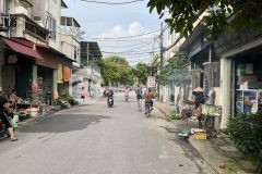 Gia đình cần bán 40 m2 kinh doanh đỉnh ngõ to như phố sát trường tiểu học việt hưng.