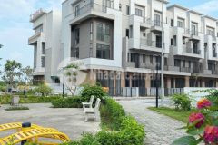 Bán nhà 4 tầng mới tinh có nhà sẵn, gần khu công nghiệp sạch của vsip, gần dân cư phù chẩn