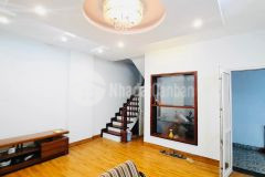 Bán nhà long biên dân xây ngõ ô tô qua đủ công năng 40m2