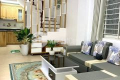 Nhỉnh 5,xx tỷ có ngay nhà đường láng cánh phố 20m dt 42m2 oto đỗ cửa