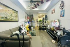 Bán nhà trần thái tông, cực hiếm, ngõ 3 mét, ở ngay, 50m ra mặt phố, 35m2x6t chỉ 5.9 tỷ