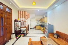 Bán nhà đẹp đường cầu giấy quận câu giấy dt 30m2 x 5tầng mt 4m giá 4 tỷ.