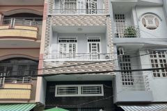 Cần bán gấp nhà 1 trệt 4 lầu quận 6,64m26ty5, gần trường,gần chợ,sổ hồng riêng