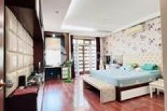 Bán nhà phố trung kính, phân lô, vị trí đẹp, 2 mặt tiền, ô tô tránh, kinh doanh đỉnh.