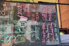 Sang quán cà phê ăn vặt