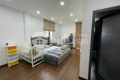 Nhà đẹp mới tinh 2 mặt tiền, có sân đậu xe hơi chỉ 6.3 tỷ