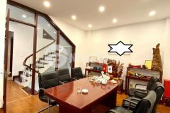 Cần bán gấp nhà phố duy tân, 55m2, 4t, lô góc, ô tô dừng đỗ vào nhà, dân trí cao, kinh doanh