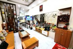 Chỉ hơn 3 tỷ có nhà đẹp 5t phố hào nam, đông đa kd, ôtô 7 chỗ đỗ cửa, lh 0978 898285